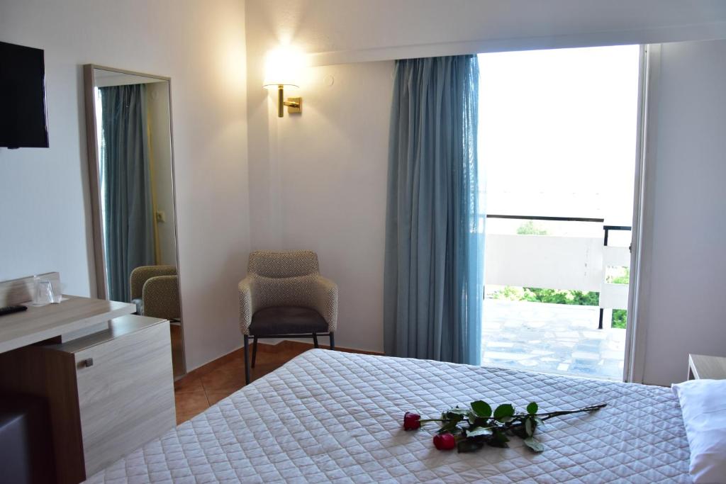 Двухместный (Улучшенный двухместный номер с 1 кроватью и видом на море) отеля Oceanis Hotel, Кавала