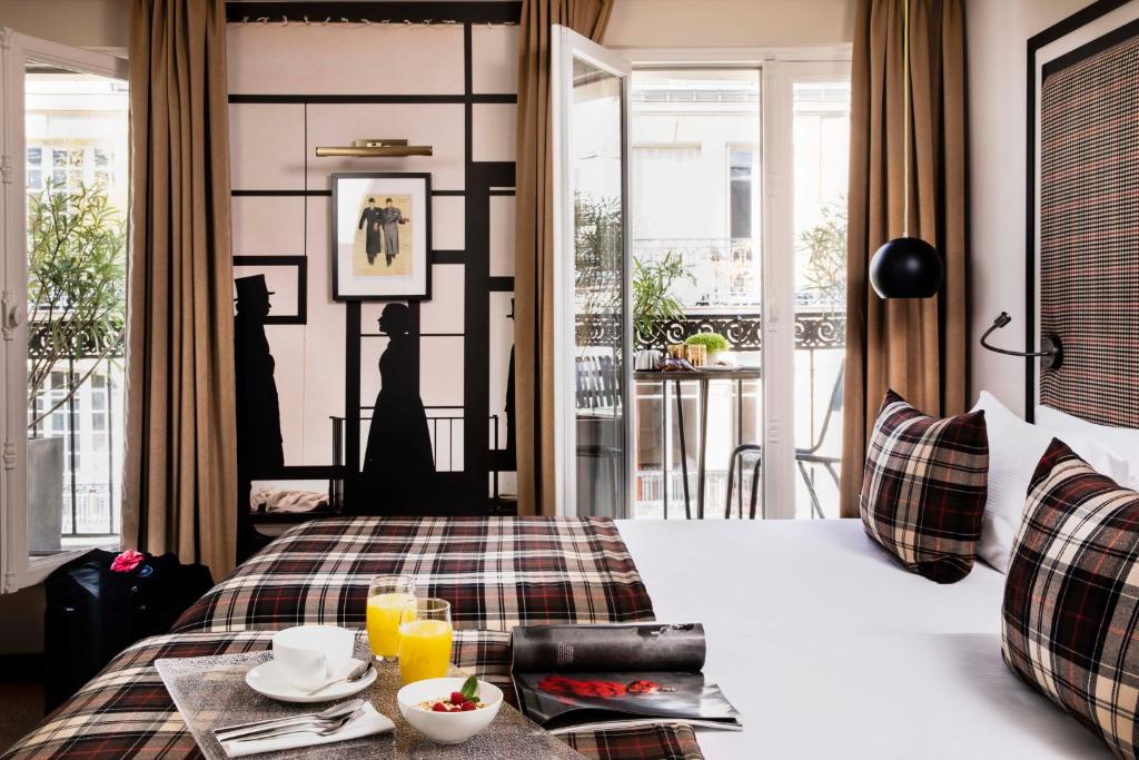 Двухместный (Улучшенный номер с балконом и возможностью индивидуального посещения хаммама) отеля Hotel Monsieur, Париж