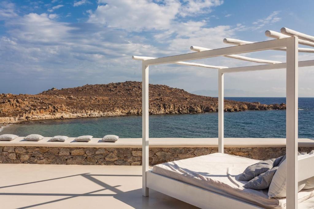 Апартаменты (Вилла Majestic Beach с пейзажным бассейном) апарт-отеля Casa Del Mar Mykonos Seaside Resort, Агиос-Иоаннис