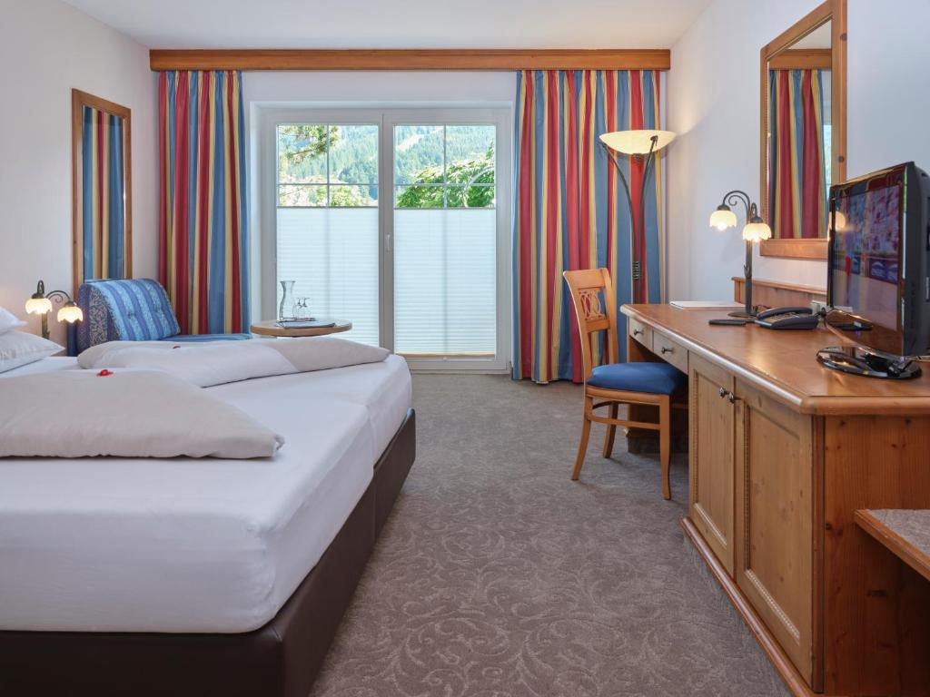 Двухместный (Улучшенный двухместный номер с 1 кроватью) отеля Hotel Hubertus, Бриксен-им-Тале