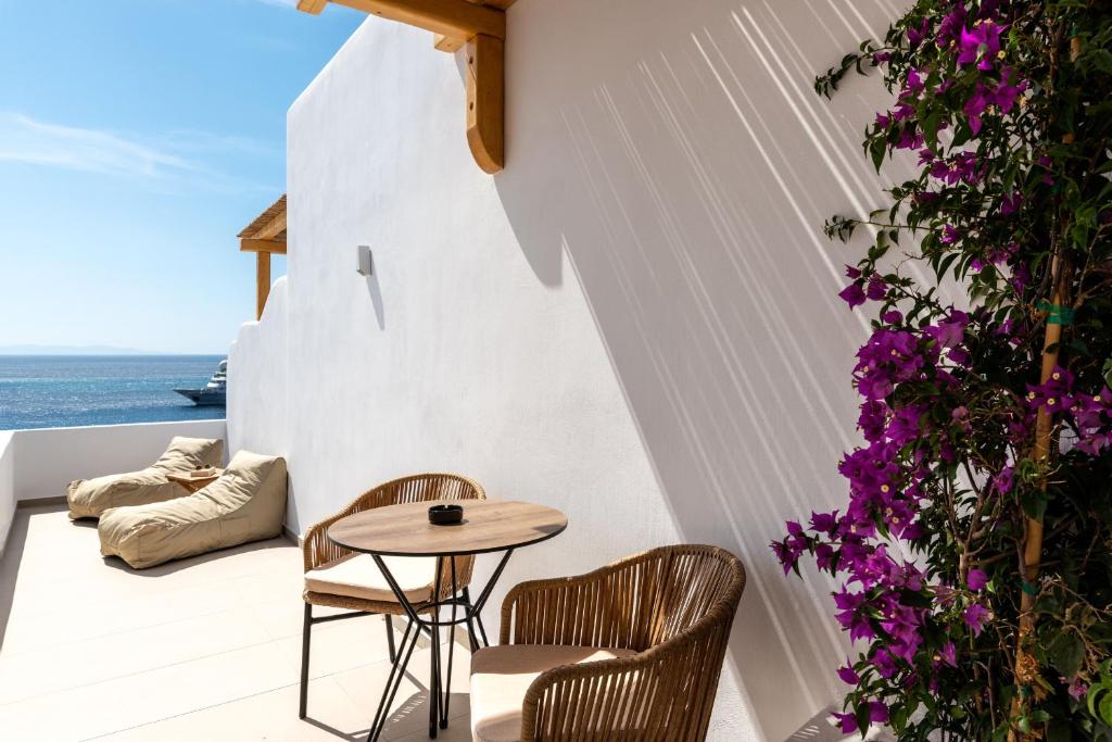 Двухместный (Двухместный номер с 1 кроватью с видом на море) отеля Avra Mykonos, Тоурлос
