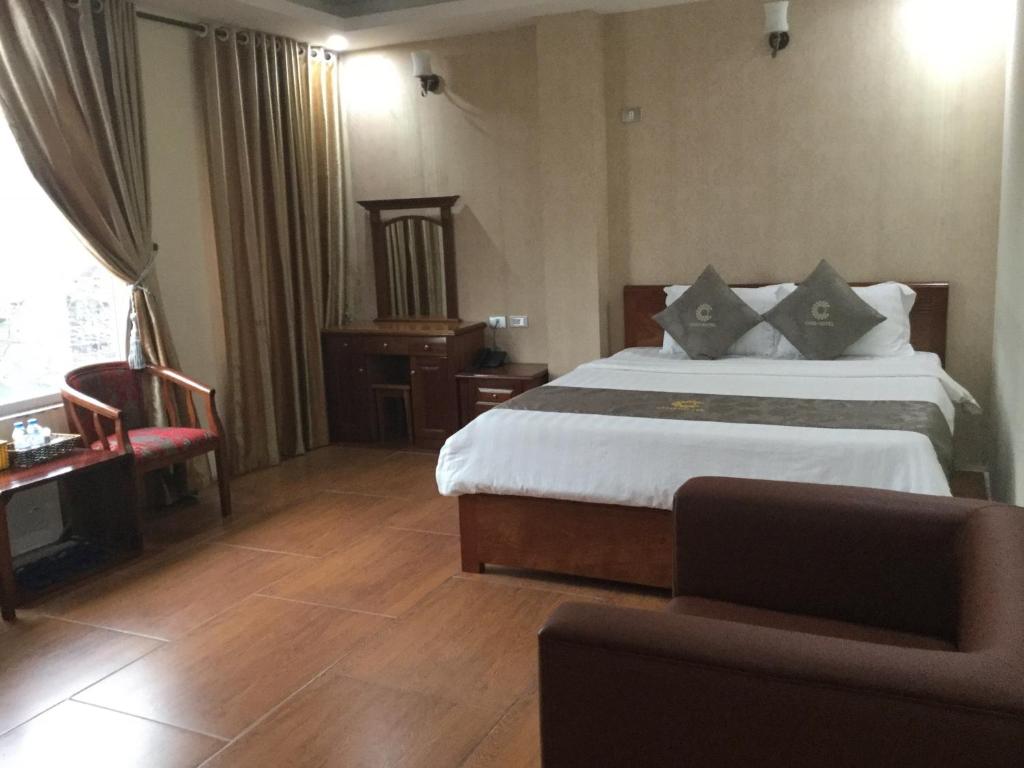 Двухместный (Улучшенный номер с кроватью размера «queen-size») отеля Chio Hotel, Ханой