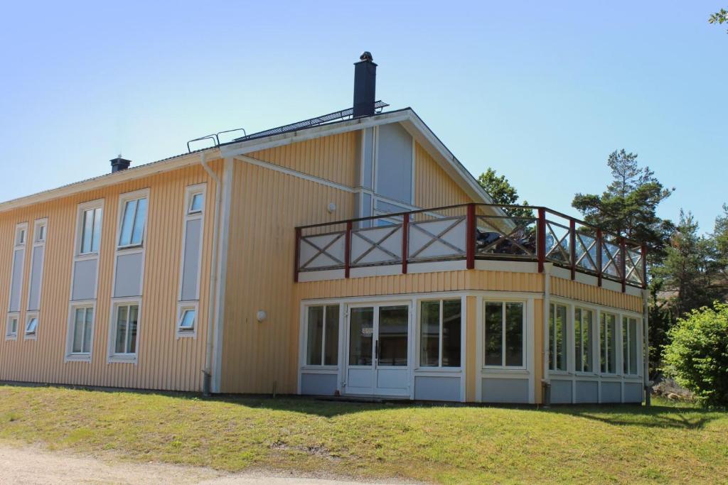 Двухместный (Двухместный номер с 1 кроватью или 2 отдельными кроватями) хостела Källviken Semesterby, Стромстад