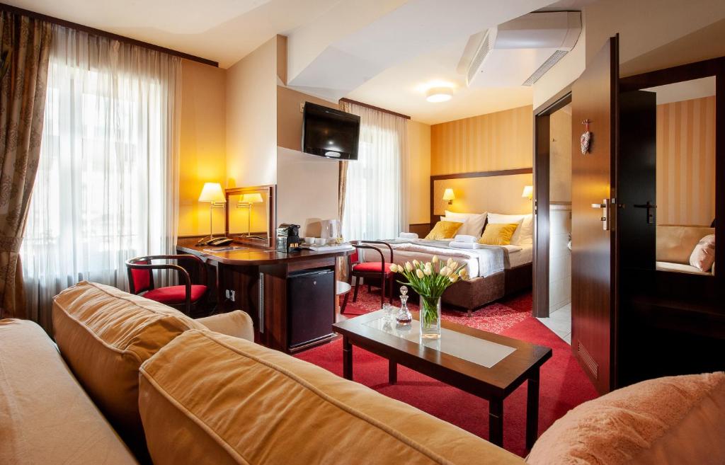 Двухместный (Двухместный номер Делюкс с 1 кроватью или 2 отдельными кроватями) отеля Hotel Wielopole, Краков