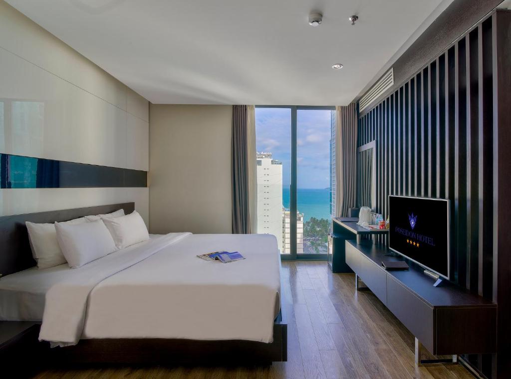 Двухместный (Роскошный номер с кроватью размера «king-size») отеля Poseidon Nha Trang, Нячанг