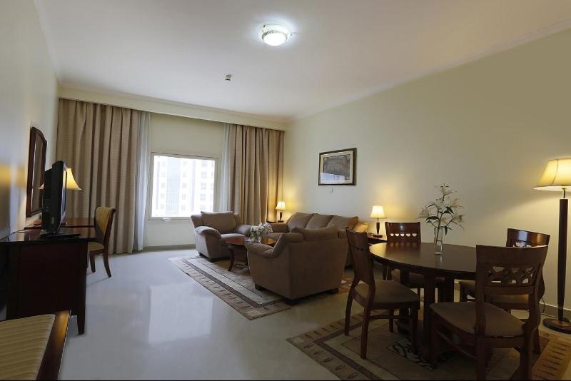Апартаменты (Представительские апартаменты с 2 спальнями) отеля Ezdan Hotel Doha, Доха