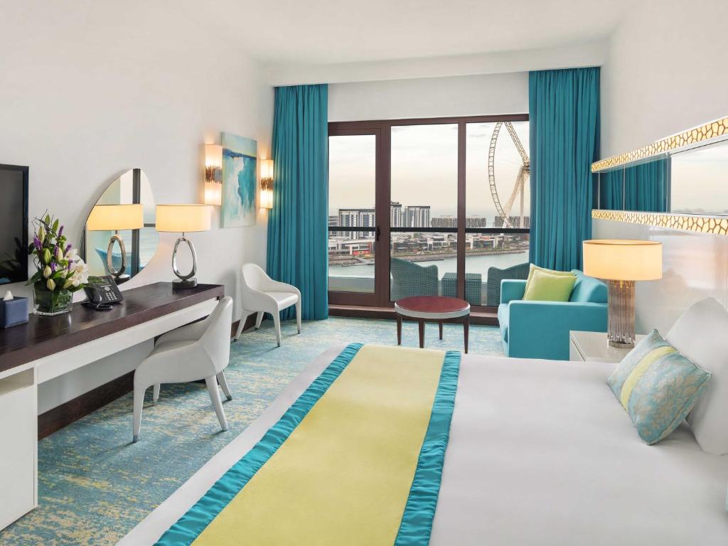 Двухместный (Улучшенный двухместный номер с 1 кроватью или 2 отдельными кроватями и видом на море) отеля JA Ocean View Hotel, Дубай