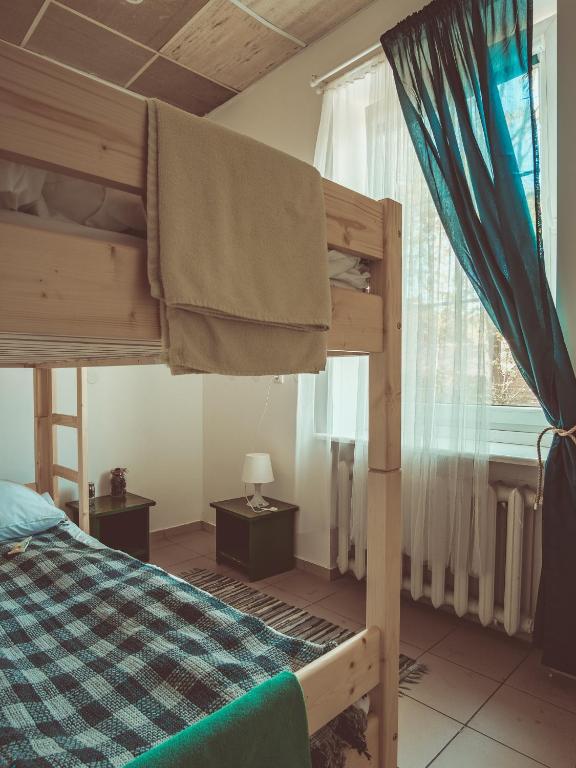 Номер (Кровать в общем 6-местном номере для мужчин и женщин), Downtown Forest Hostel & Camping