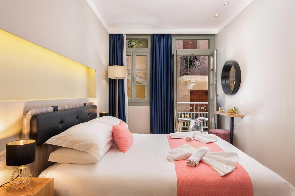 Двухместный (Двухместный номер Делюкс с 1 кроватью и балконом) гостевого дома Viaggio Elegant Rooms, Ханья
