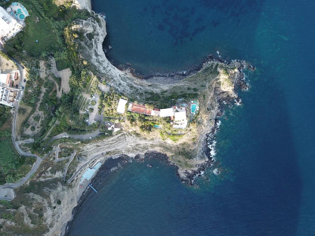 Punta Chiarito Resort, Искья