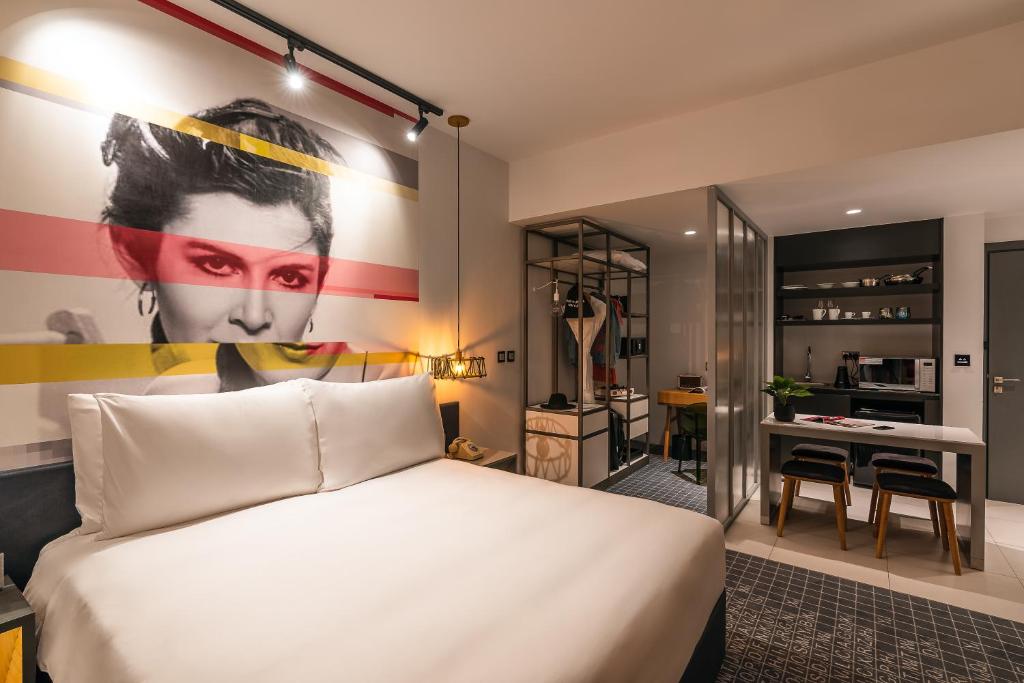 Студио (Номер-студия), Отель Studio One Hotel