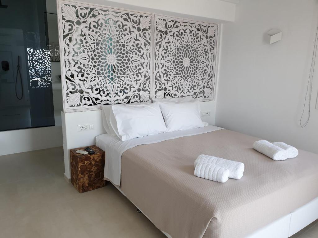 Двухместный (Улучшенный двухместный номер с 1 кроватью и видом на море) апартамента Bellou Suites, Миконос
