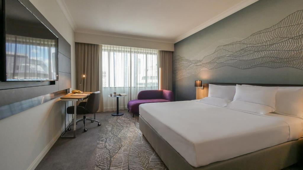 Двухместный (Номер Делюкс с кроватью размера «king-size») отеля Novotel Kuala Lumpur City Centre, Куала-Лумпур