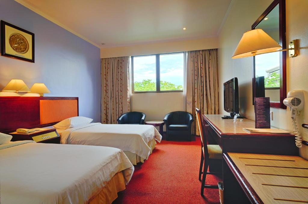 Двухместный (Deluxe Twin Room with Hill View), Hotel Shangri-la Kota Kinabalu