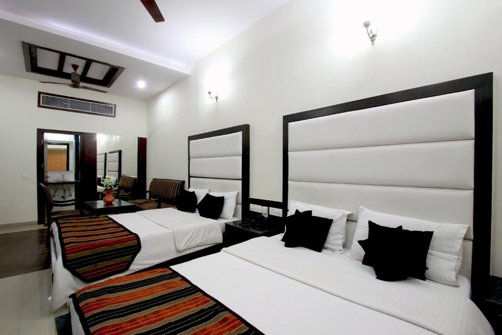 Семейный (Семейный номер), FabHotel Mohan International Paharganj