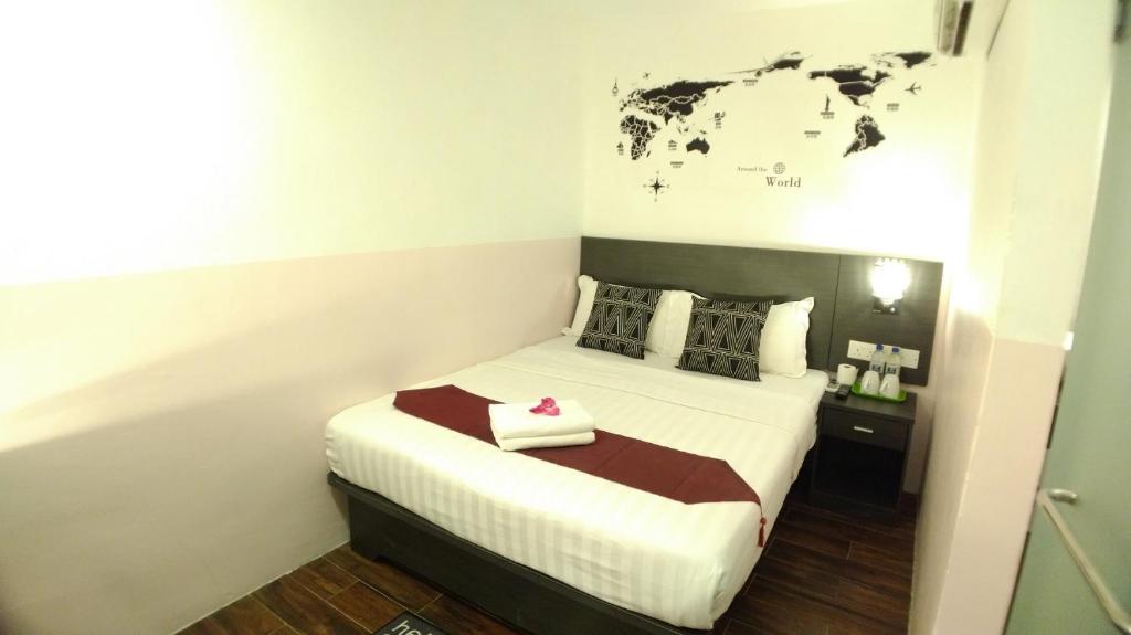 Двухместный (Улучшенный двухместный номер с 1 кроватью) отеля Apple 1 Hotel Queensbay, Пенанг