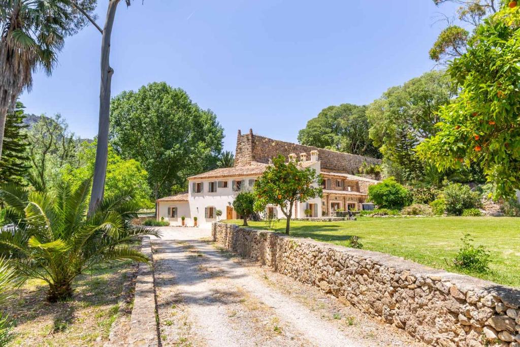 Вилла (Вилла), Mallorca Beautiful Villa with pool in Puigpunyent