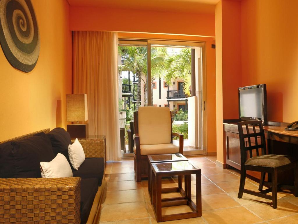 Двухместный (Привилегированный семейный люкс (для 4 взрослых)) курортного отеля Catalonia Riviera Maya Resort & Spa - Все включено, Пуэрто-Авентурас