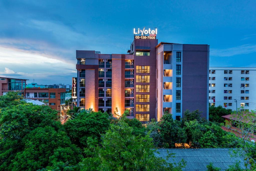 Отель Livotel Hotel Lat Phrao, Бангкок