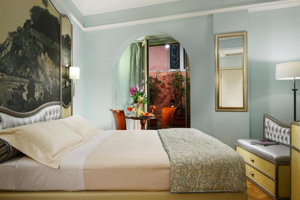 Двухместный (Классический двухместный номер с 2 отдельными кроватями) отеля Grand Hotel Savoia, Генуя