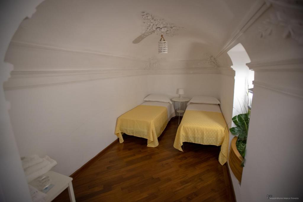 Четырехместный (Четырехместный номер с собственной ванной комнатой) отеля Etna & Amuri, Катания
