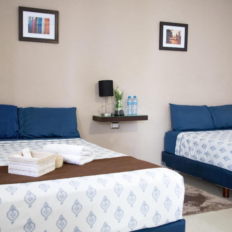 Семейный (Семейный двухместный номер с 1 кроватью) отеля Hotel Casa Margarita, Вальядолид