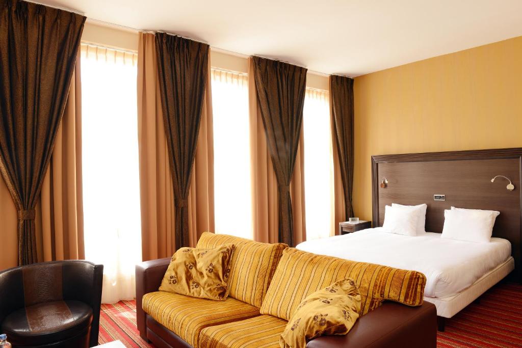 Сьюит (Президентский люкс) отеля Amrâth Grand Hotel de l’Empereur, Маастрихт