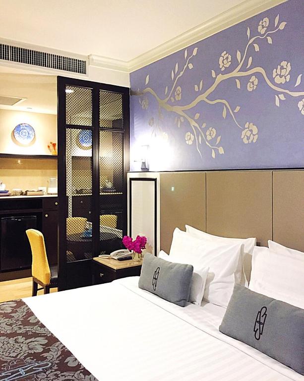 Двухместный (Номер Делюкс с кроватью размера «king-size») отеля Sara's Hotel, Бангкок