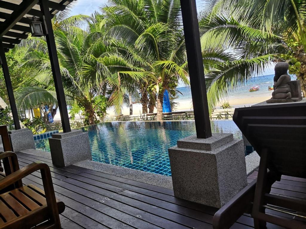 Семейный (Вилла с бассейном у пляжа), Курортный отель Seashell Koh Tao