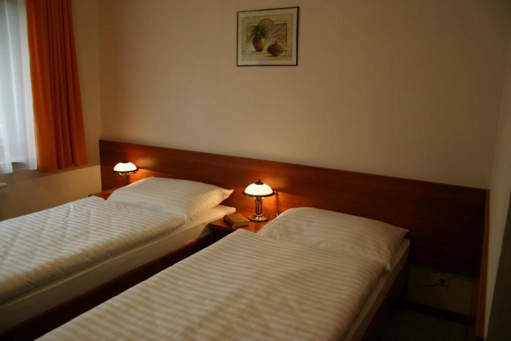 Двухместный (Стандартный двухместный номер с 1 кроватью или 2 отдельными кроватями) отеля Alexis, Прага