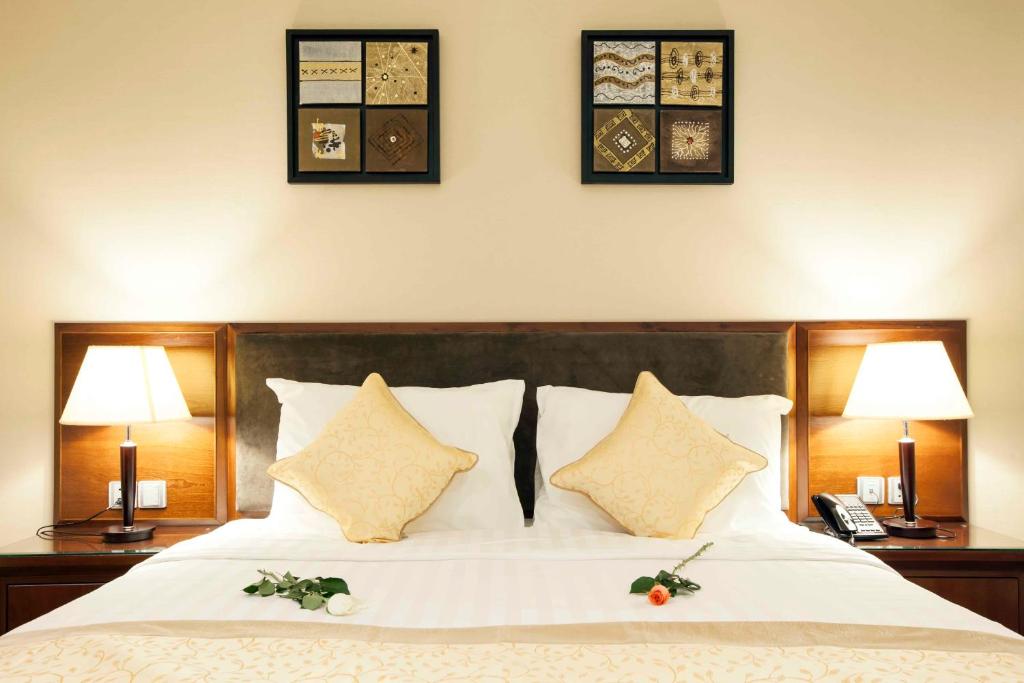 Двухместный (Улучшенный двухместный номер с 1 кроватью и видом на город) отеля Stay Hotel, Дананг