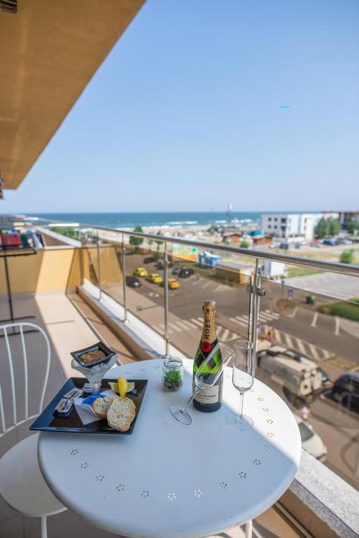 Апартаменты (Апартаменты с видом на море), Summerland Happy Blue Apartments