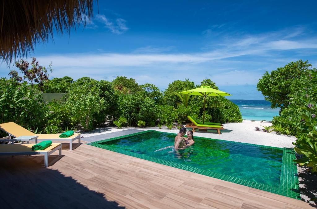 Двухместный (Вилла на пляже с бассейном) курортного отеля Emerald Maldives Resort & Spa-Platinum All Inclusive, Фасмендху