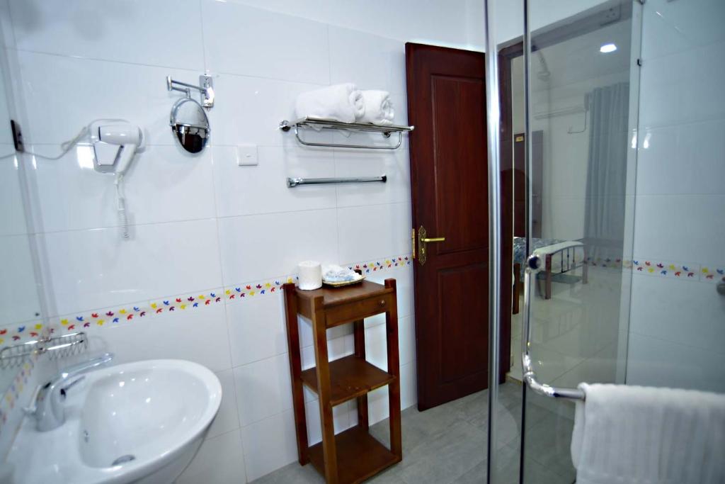 Двухместный (Twin Room with Free Bicycle Rental), Colombo Villa at Cambridge Place