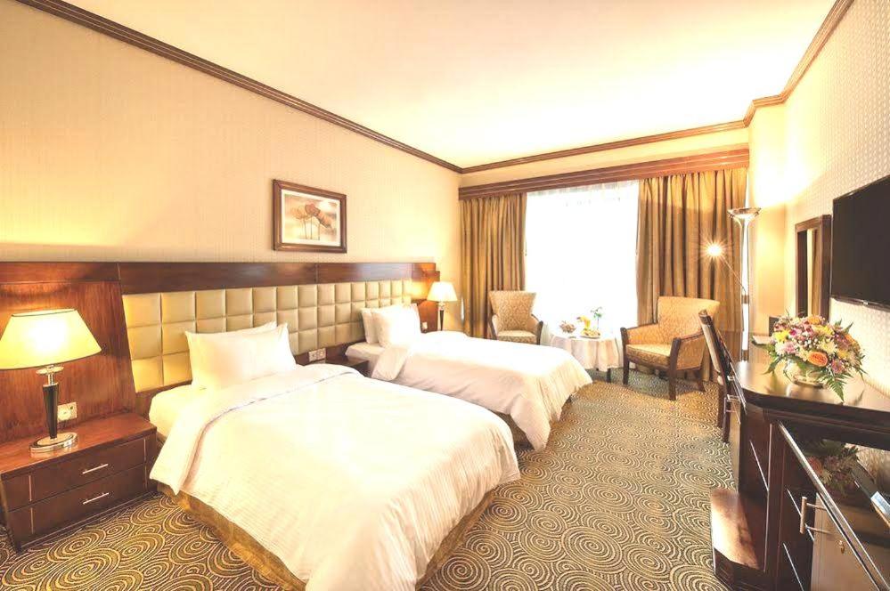 Двухместный (Двухместный номер Делюкс с 1 кроватью) отеля Grand Central Hotel, Дубай