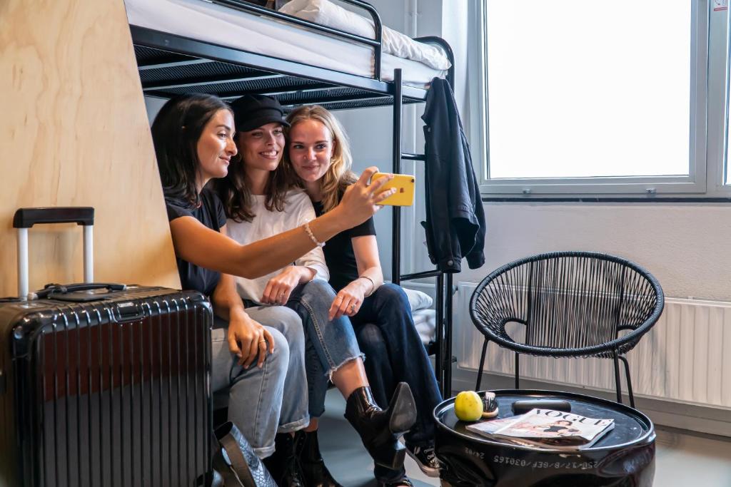 Номер (Спальное место на двухъярусной кровати в общем номере для женщин) хостела Via Amsterdam, Амстердам