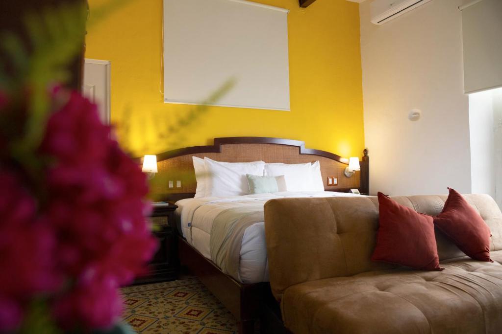 Двухместный (Номер Делюкс с кроватью размера «king-size») отеля Casa San Juan, Мерида