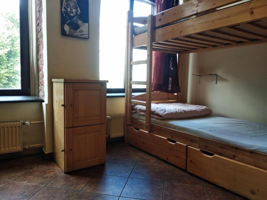 Номер (Кровать в общем номере для мужчин) хостела Music Hostel, Лодзь