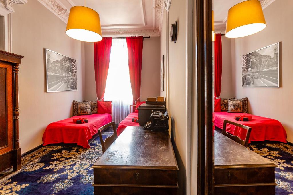 Двухместный (Стандартный двухместный номер с 1 кроватью и общей ванной комнатой) семейного отеля Grey Apartments, Вроцлав