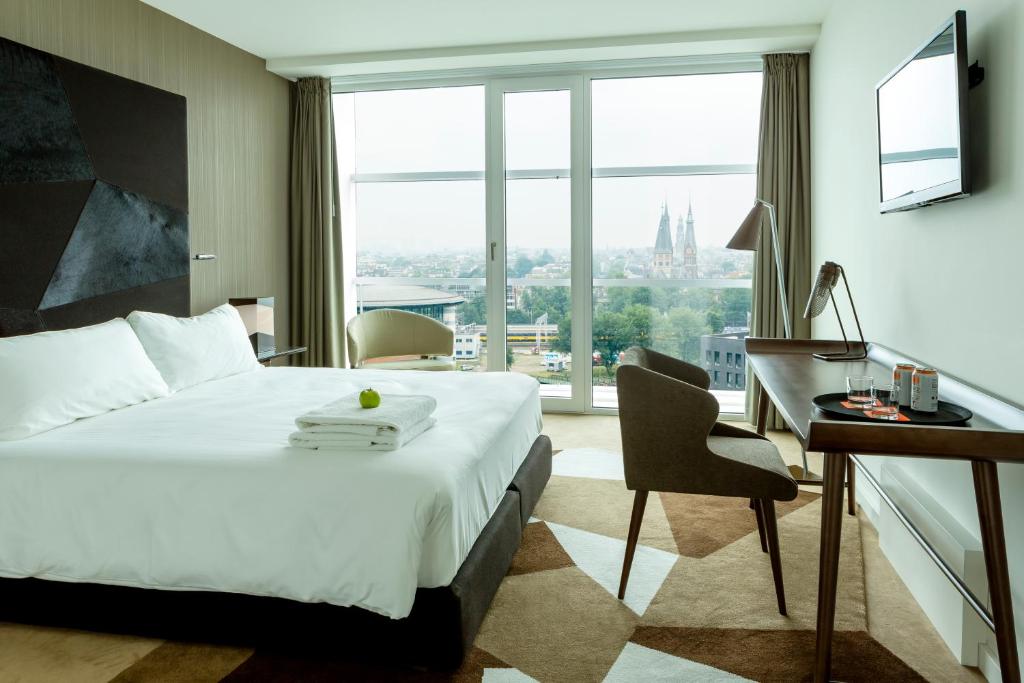Двухместный (Номер с кроватью размера «queen-size» - верхние этажи) отеля Room Mate Aitana, Амстердам