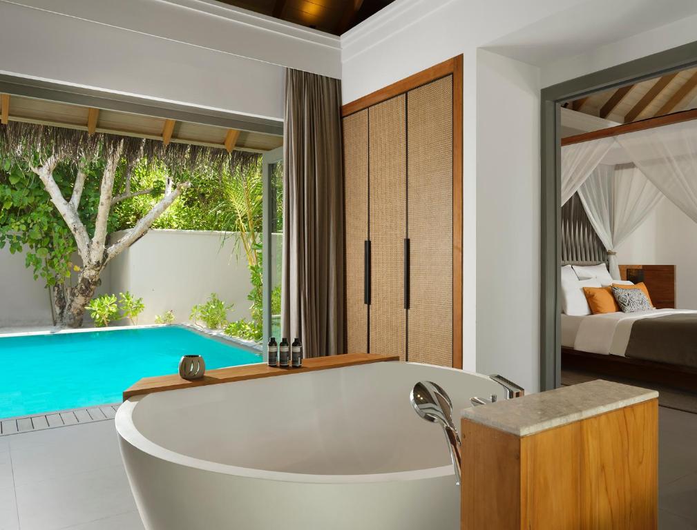 Вилла (Резиденция Beach с 1 спальней и бассейном: бесплатный трансфер до аэропорта) курортного отеля Vakkaru Maldives, Ваккару