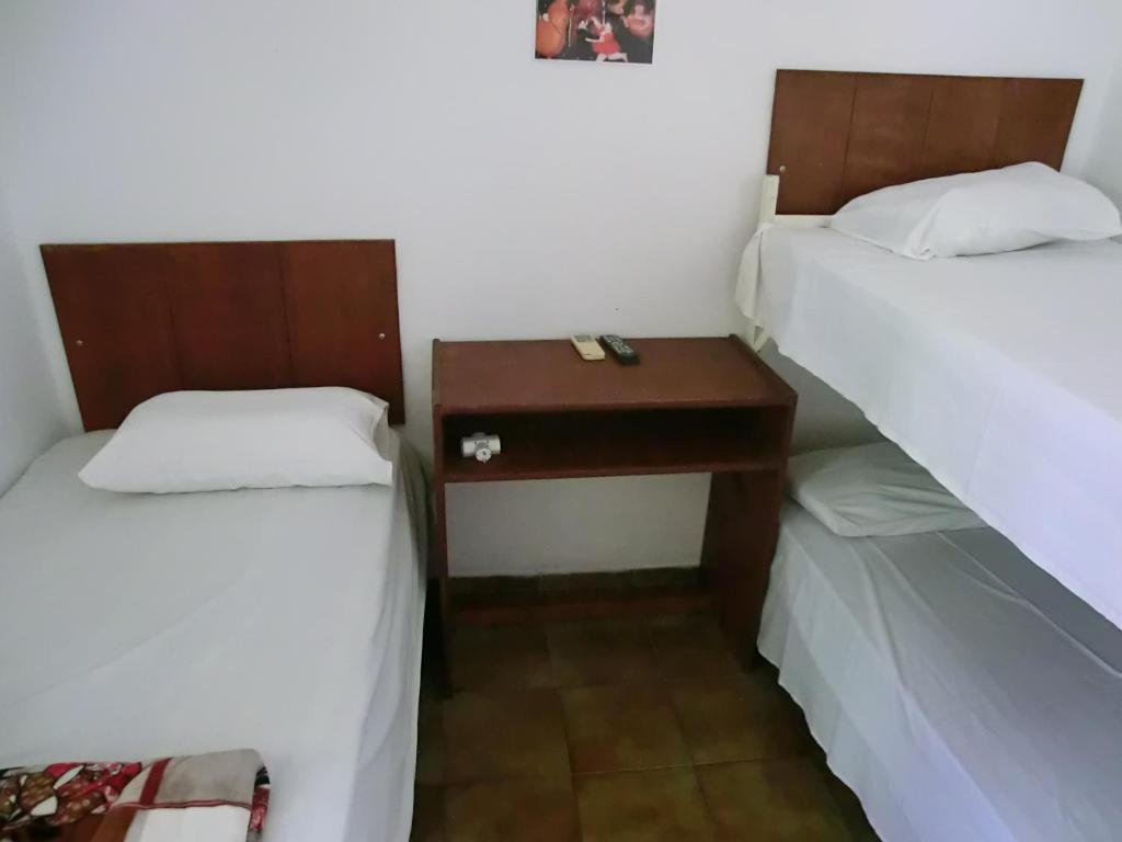 Трехместный (Трехместный номер эконом-класса) хостела Santorini Hostel, Тира