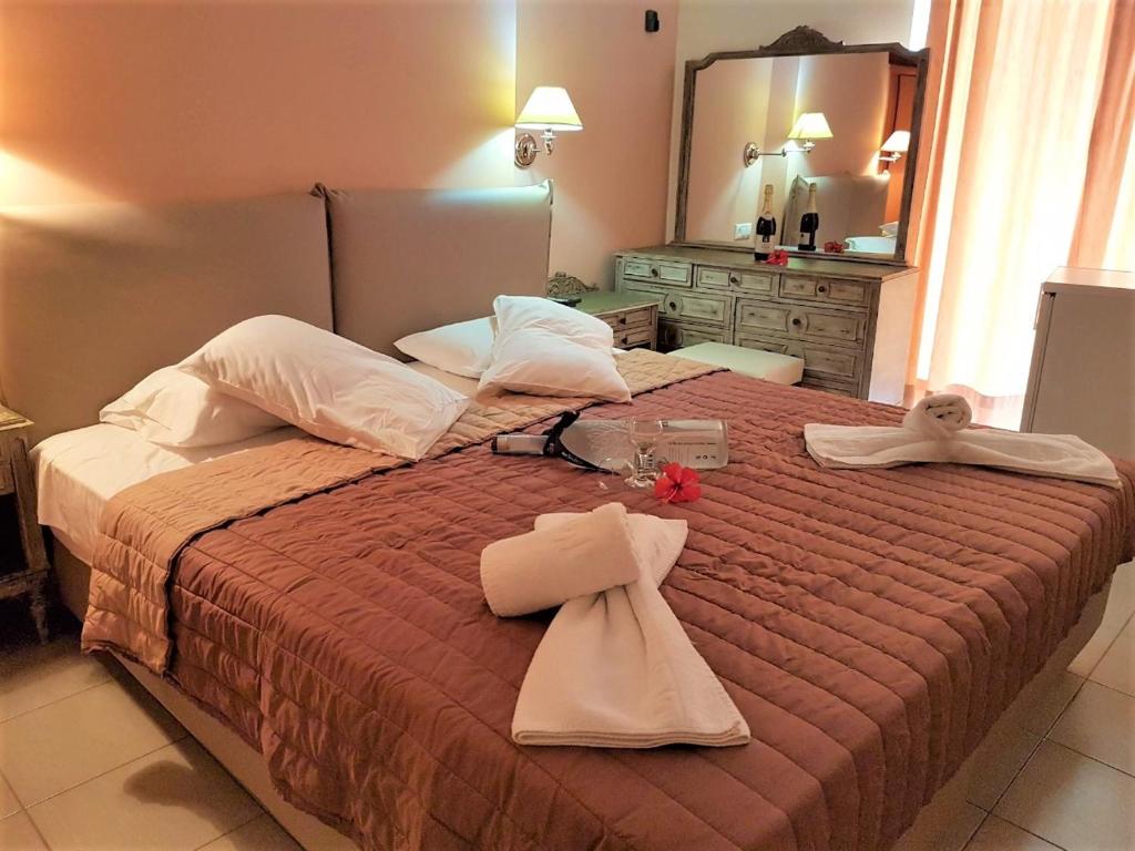 Двухместный (Двухместный номер с 2 отдельными кроватями) отеля Mitho Hotel, Лутра-Эдипсу