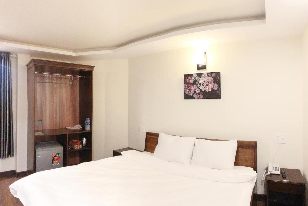 Двухместный (Улучшенный номер с кроватью размера «king-size») отеля Le Grey Dalat Hotel, Далат