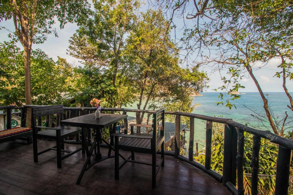 Номер (Бунгало с видом на море) курортного отеля Taatoh Seaview Resort, Ко Тао