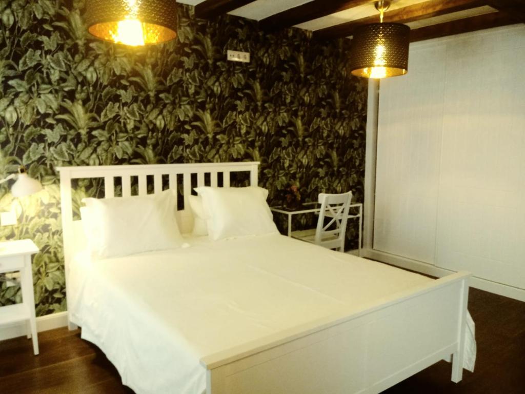 Двухместный (Улучшенный двухместный номер с 2 отдельными кроватями) гостевого дома La Fonda de Candeleda, Мадрид