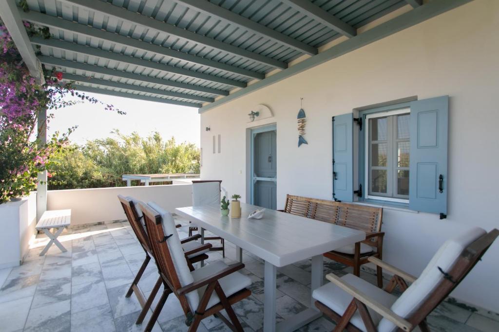 Вилла (Вилла с 3 спальнями), Seaside Naxos | Holiday Villas