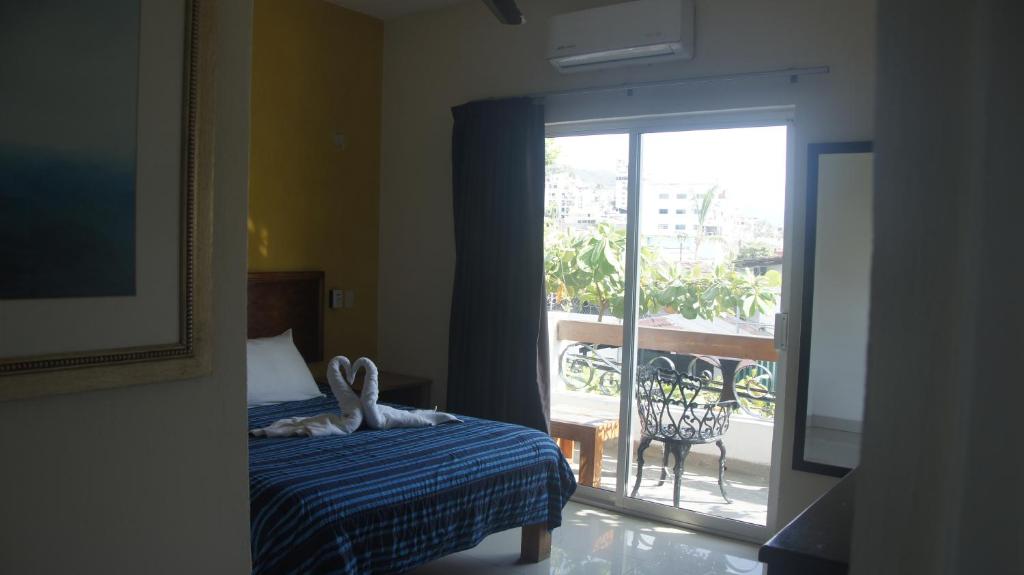 Двухместный (Двухместный номер с 1 кроватью и балконом) отеля Casa del Parque Vallarta, Пуэрто-Вальярта