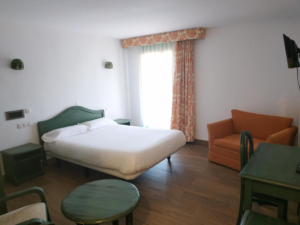 Двухместный (Стандартный двухместный номер с 1 кроватью) отеля Sabiñanigo Camp & Hotel, Сарагоса