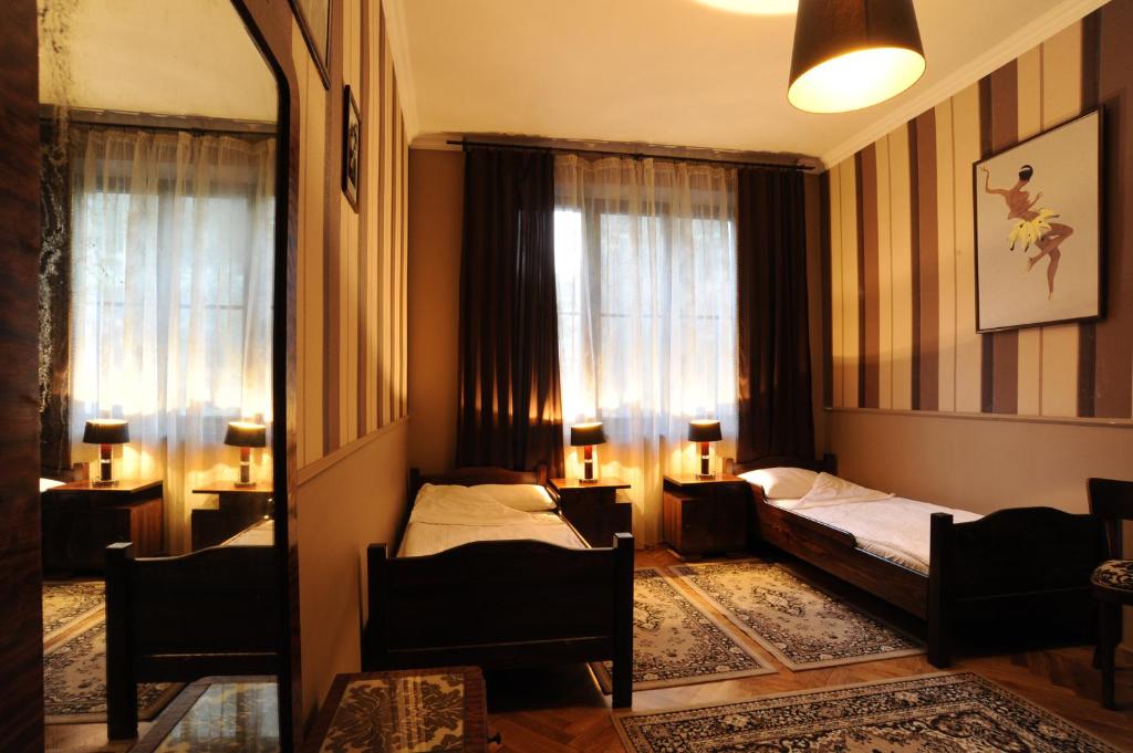 Двухместный (Двухместный номер с 2 отдельными кроватями) хостела Hostel Deco, Краков